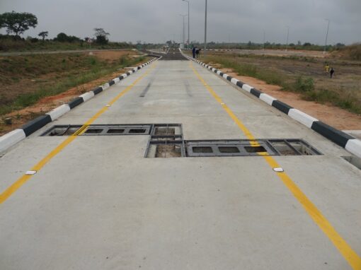 Instalação de balanças rodoviárias na estrada Catete – Maria Teresa